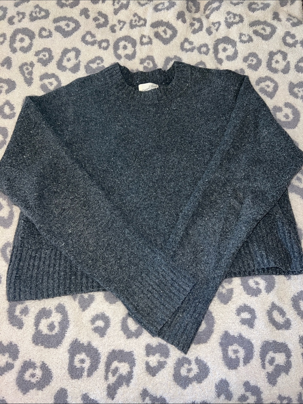 Universal Thread Charcoal Cropped Crewneck Sweater